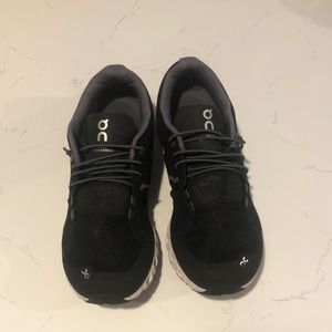 On cloud running shoe